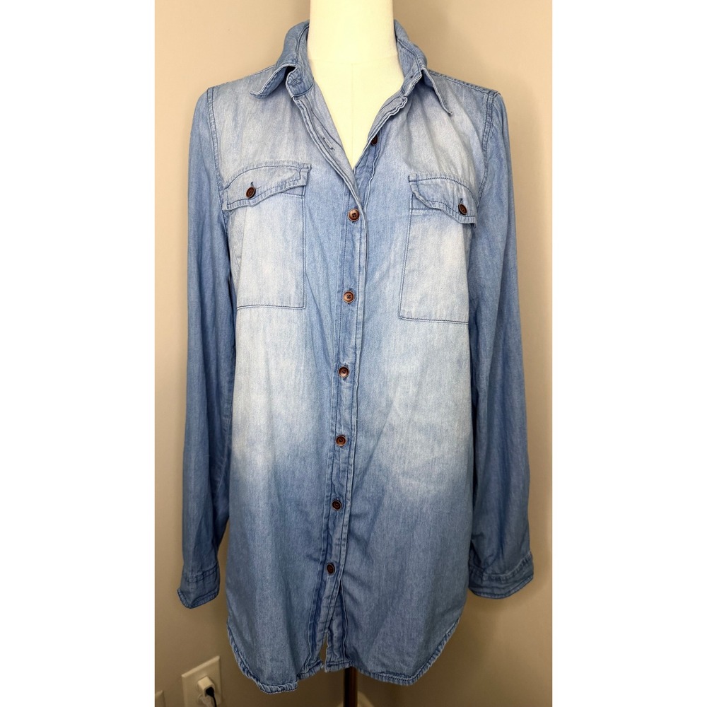 Womens Light Wash Chambray Denim Button Down Shirt Blue Medium